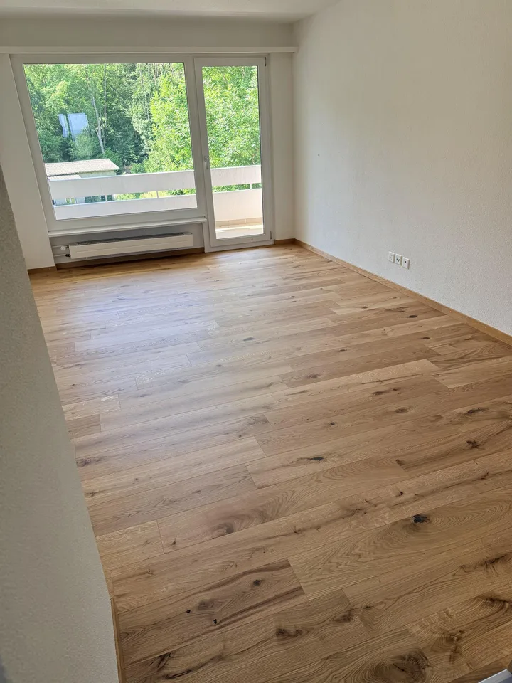 Schön renovierte Wohnung an leicht erhöhter ruhiger Lage nahe Waldrand