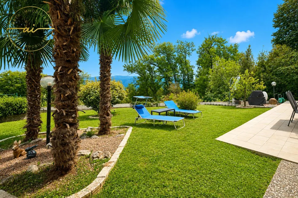 SPAZIOSA CASA CON 3 UNITÀ ABITATIVE E GIARDINO DI 400 MQ