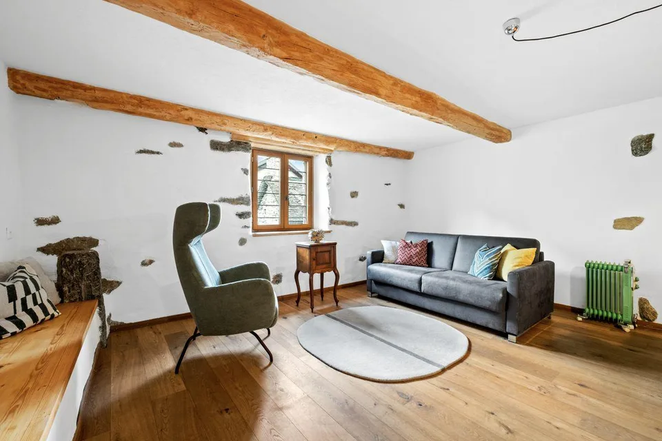 Authentisches Tessiner Rustico mit Sitzplatz im Maggiatal