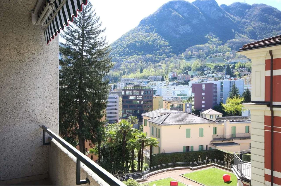 Lugano: ristrutturato appartamento di 3,5 locali con terrazza