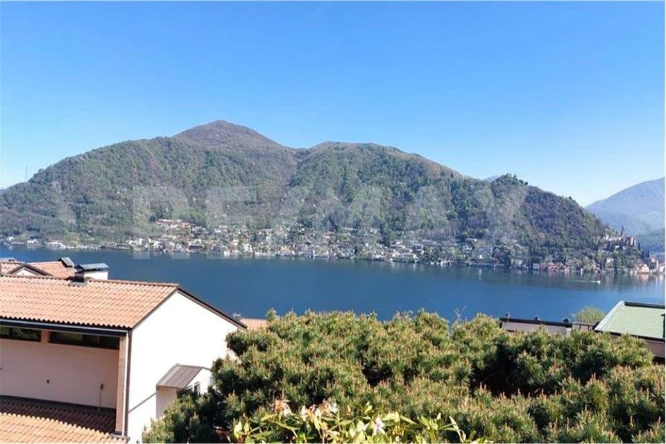 ITALIA - CUASSO AL LAGO -  Appartamento con vista su Morcote e post...