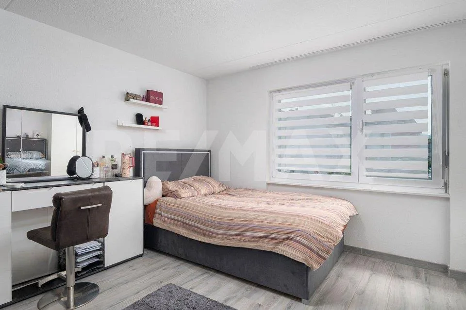 Appartamento 4.5 locali con balcone soleggiato e arredamento di alta qualità a Buttikon SZ in vendita! – foto 14 di 14