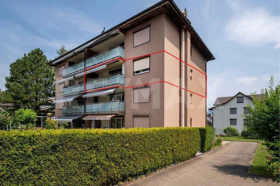4.5-Zimmer-Wohnung mit sonnigem Balkon und hochwertiger Ausstattung...