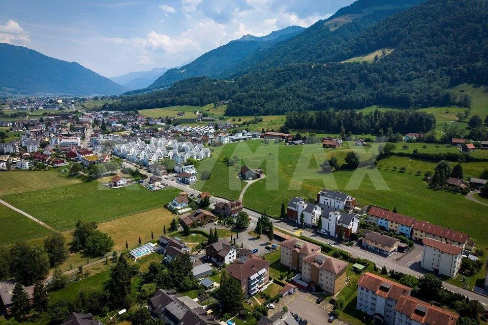 4.5-Zimmer-Wohnung mit sonnigem Balkon und hochwertiger Ausstattung...