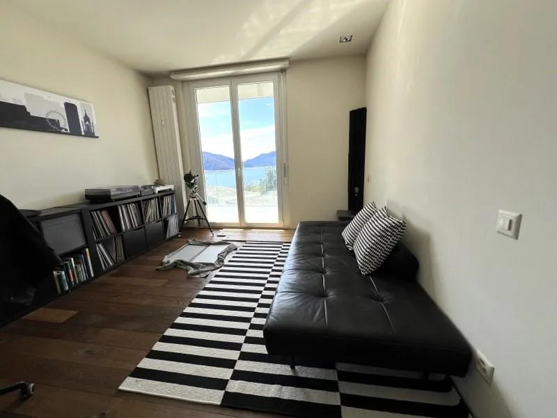 APPARTAMENTO 3.5 LOCALI CON VISTA LAGO MERAVIGLIOSA – foto 11 di 13