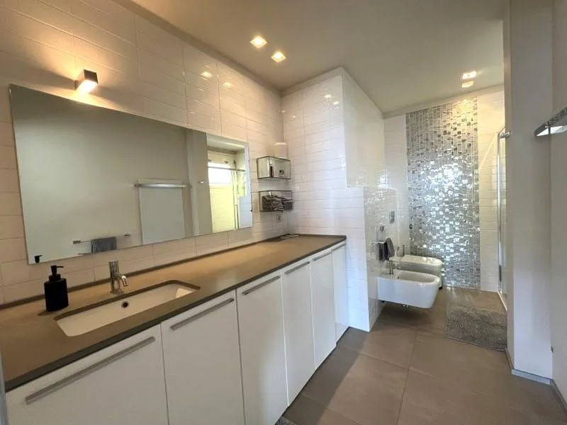 APPARTAMENTO 3.5 LOCALI CON VISTA LAGO MERAVIGLIOSA – foto 7 di 13