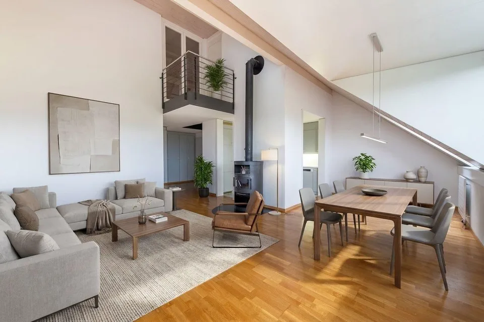 Duplexwohnung mit gemütlichem Cheminée & eigener Waschmaschine