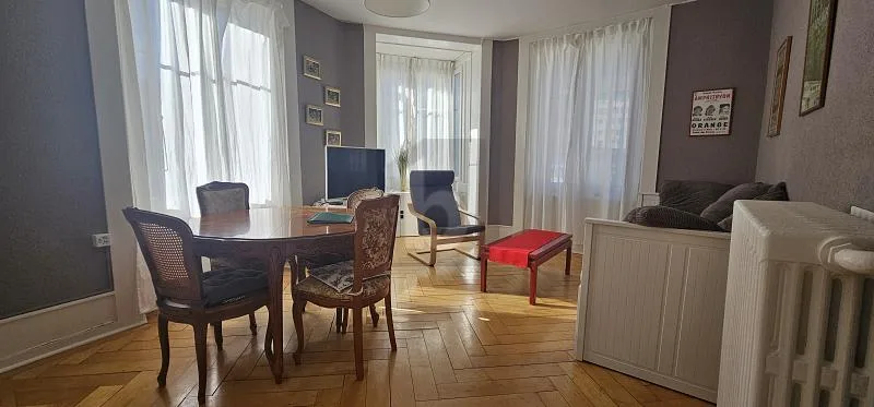 TRÈS LUMINEUX ET CHALEUREUX