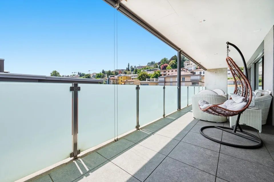 Attico con ampia terrazza a pochi passi dal centro di Lugano | Pent...