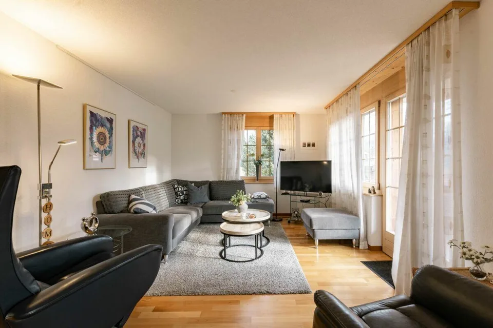 Grosszügige 4.5-Zimmerwohnung im Chalet Gemel mit Bergsicht – Foto 12 von 20