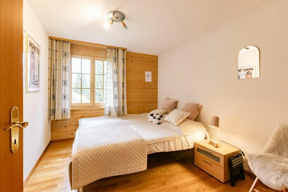 Grosszügige 4.5-Zimmerwohnung im Chalet Gemel mit Bergsicht – Foto 15 von 20