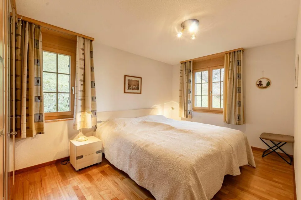 Grosszügige 4.5-Zimmerwohnung im Chalet Gemel mit Bergsicht – Foto 13 von 20