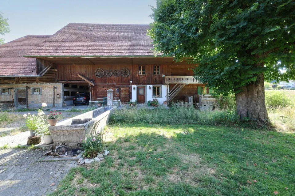 Ehemaliges Bauernhaus mit grossem Ausbaupotenzial – photo 13 sur 16