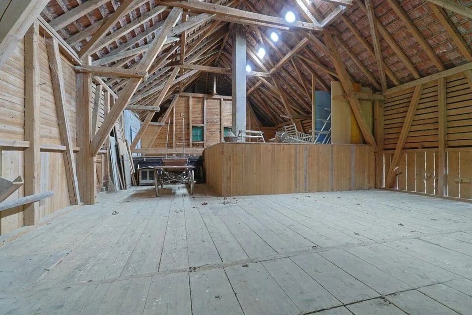 Ehemaliges Bauernhaus mit grossem Ausbaupotenzial – photo 8 sur 16