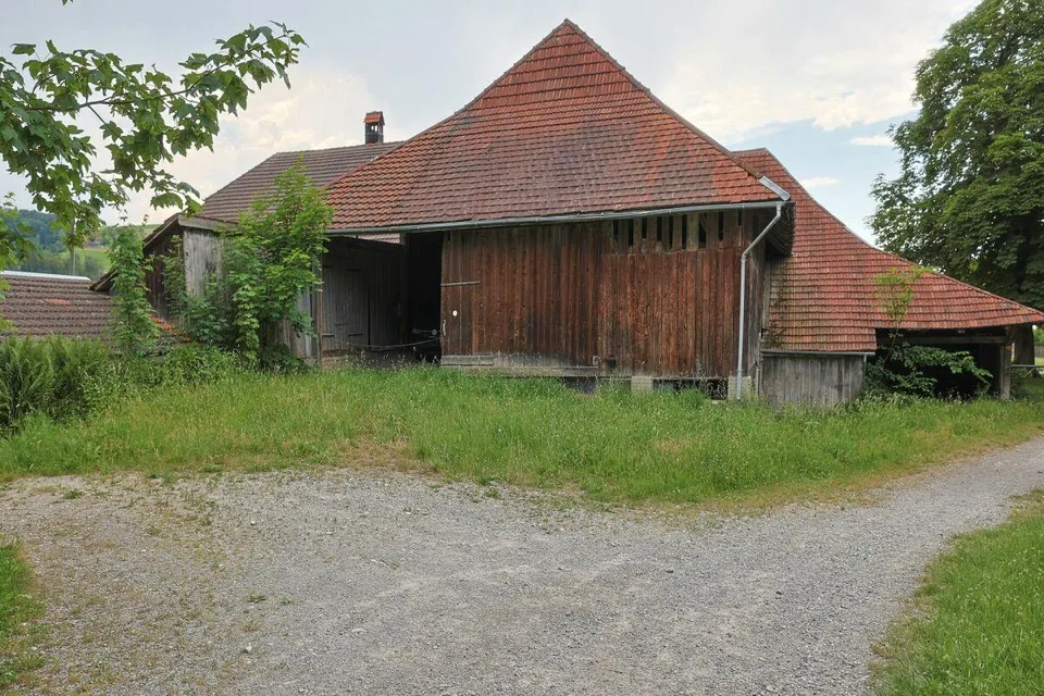 Ehemaliges Bauernhaus mit grossem Ausbaupotenzial – photo 15 sur 16