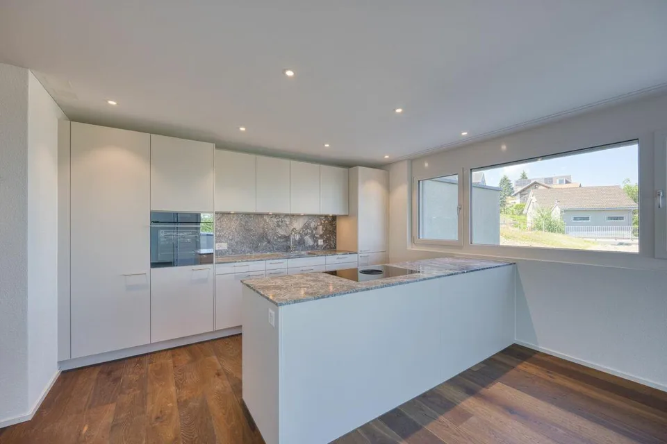 NEUBAU - 3.5 Zimmer-Wohnung mit 310 m2 Gartenanteil