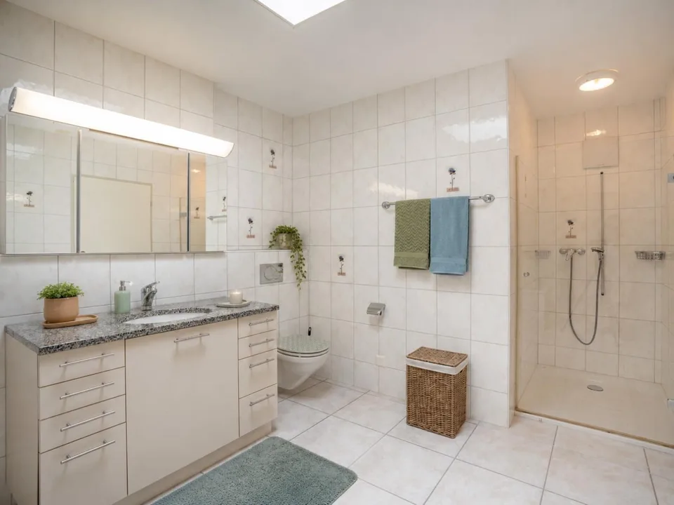 Zentrale 4.5-Zi. Dachwohnung mit zwei Balkonen