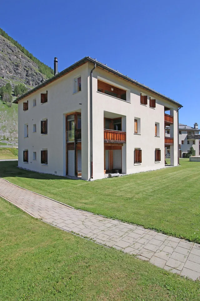 Dachgeschoss Wohnung mit Balkon im ruhigem Quartier Pradels, S-chanf