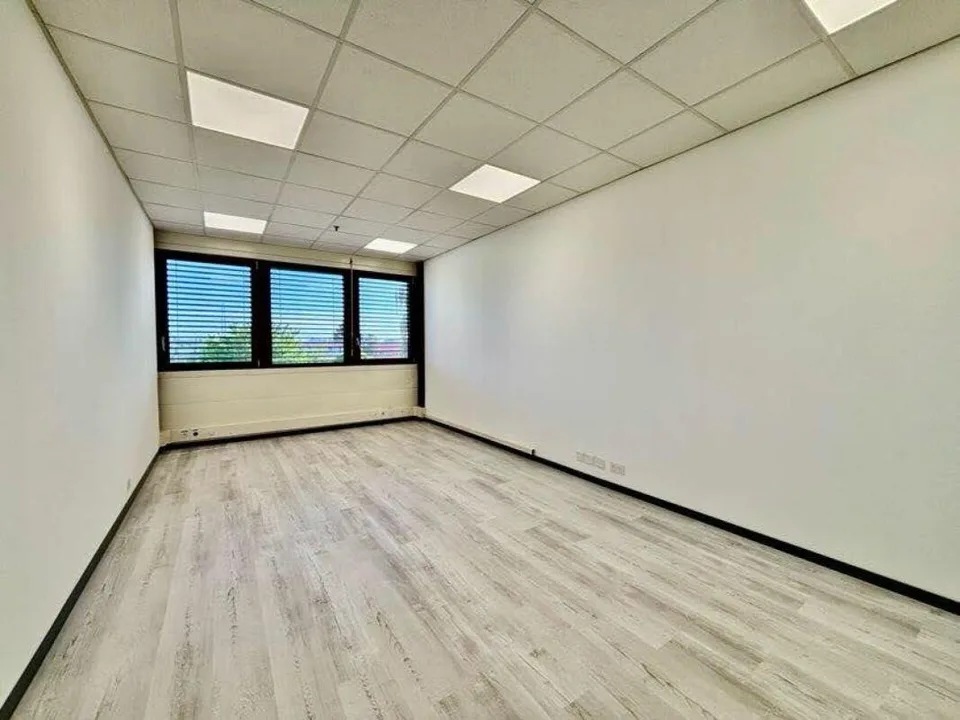 Le-Mont en Budron achetez vos bureaux à CHF 1500/m2 ! 330 m2 libres.