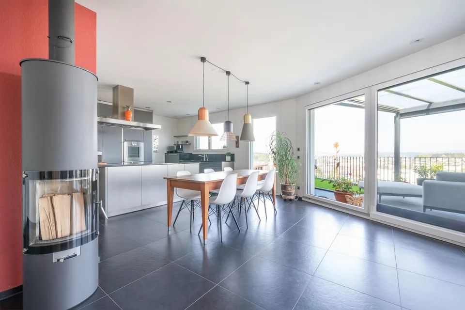 Ihr Logenplatz über dem Rontal – Traumhaus mit Weitsicht