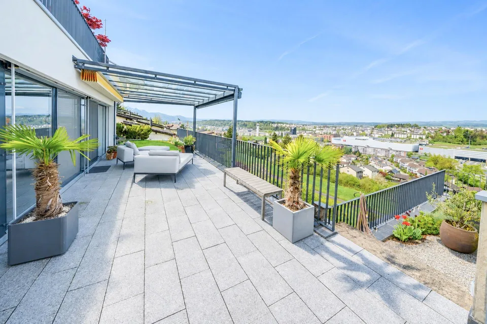 Ihr Logenplatz über dem Rontal – Traumhaus mit Weitsicht