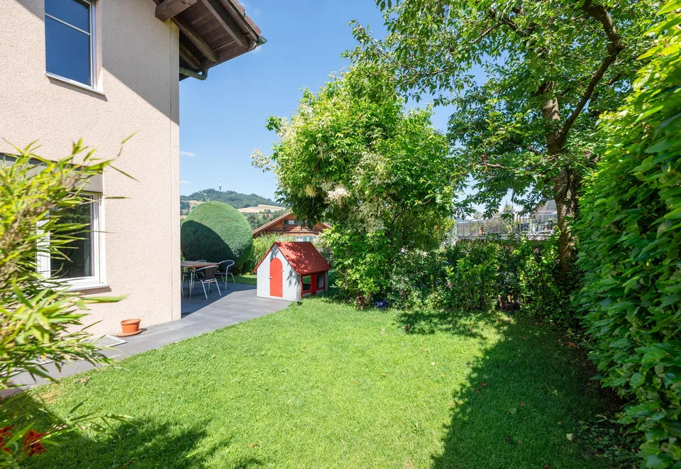 Abitazione spaziosa con giardino invernale in una posizione tranquilla – foto 6 di 17