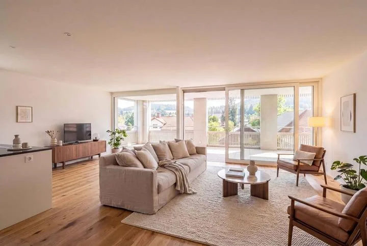 MODERNE UND NEUWERTIGE 5.5 ZIMMERWOHNUNG
