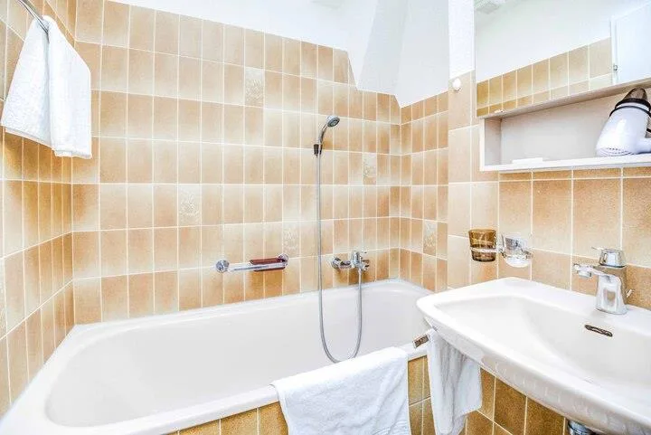 TROUVAILLE UNTER DEM DACH - 1.5 ZIMMER DACHWOHNUNG IN HORGEN – Foto 6 von 8