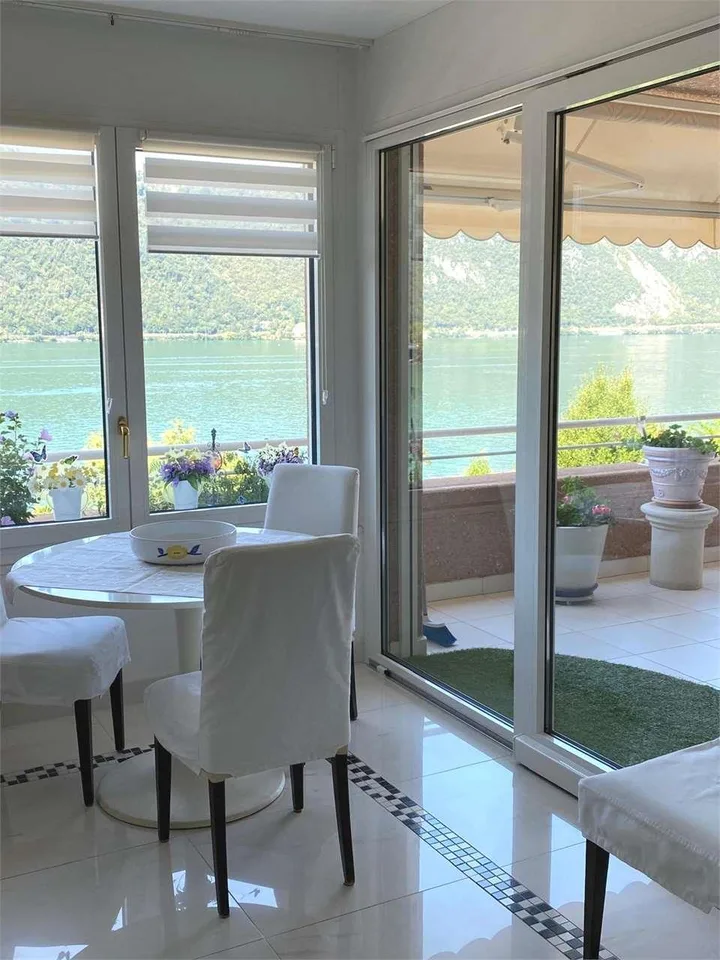 Bissone splendido attico con grande terrazza e splendida vista lago – photo 10 sur 13