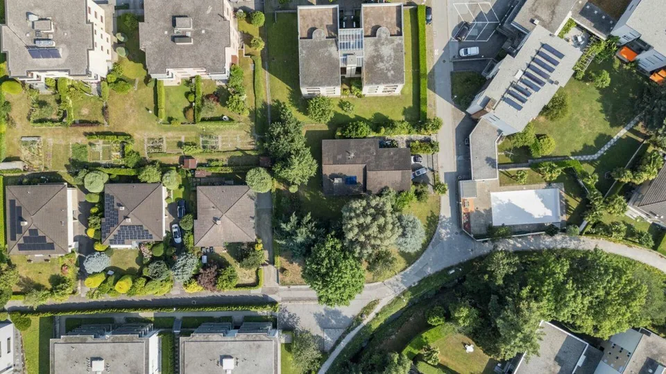 Villa mit Grossem Baulandgrundstück im Herzen von Ponte Capriasca