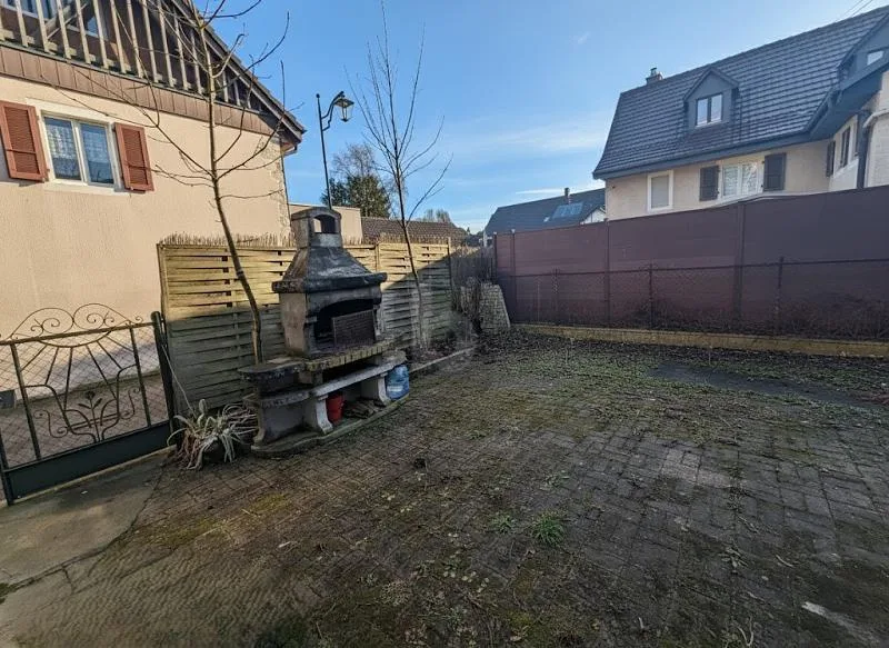 BEAU POTENTIEL, AU COEUR DU VILLAGE