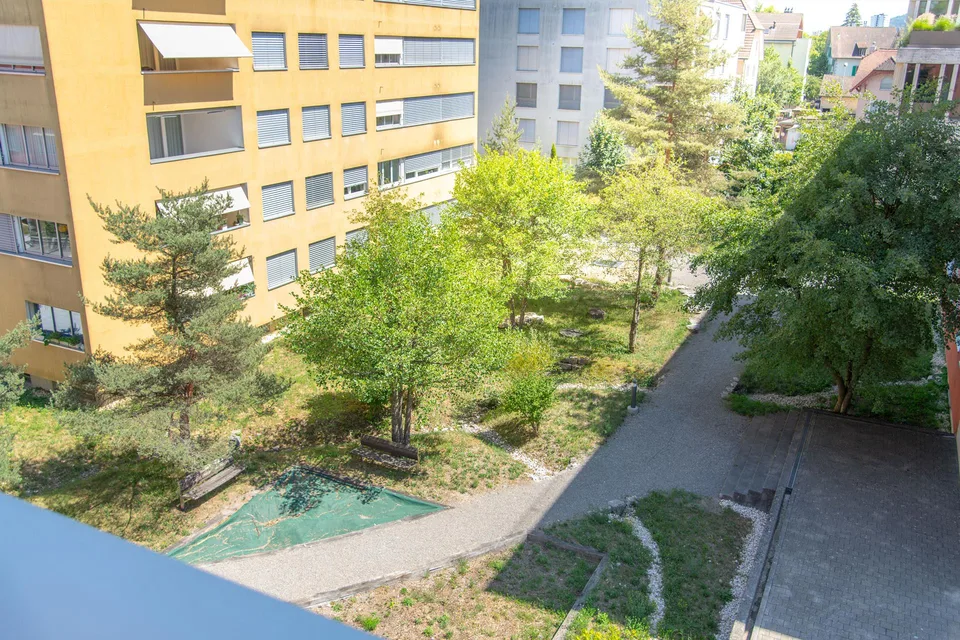 gepflegte & helle 4.5-Zimmerwohnung an zentraler Lage