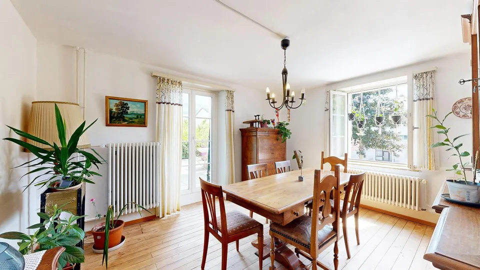 Grosszügiges 7-Zimmer-Einfamilienhaus mit vielseitigem Potenzial