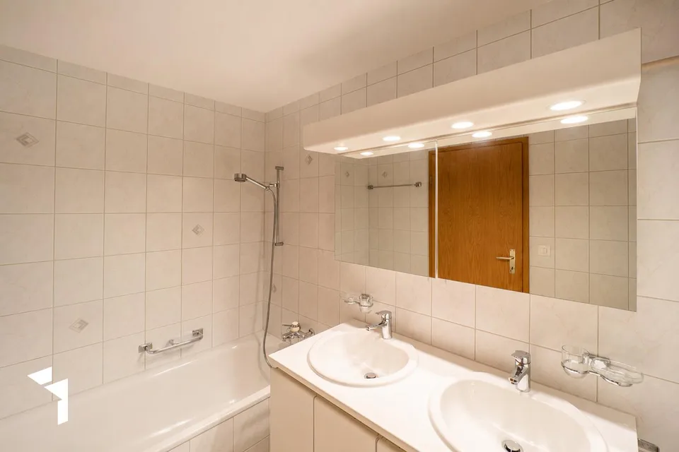 Fehr Immobilien - Komfortable 4.5-Zi.-Wohnung an idyllischer Lage – Foto 10 von 13