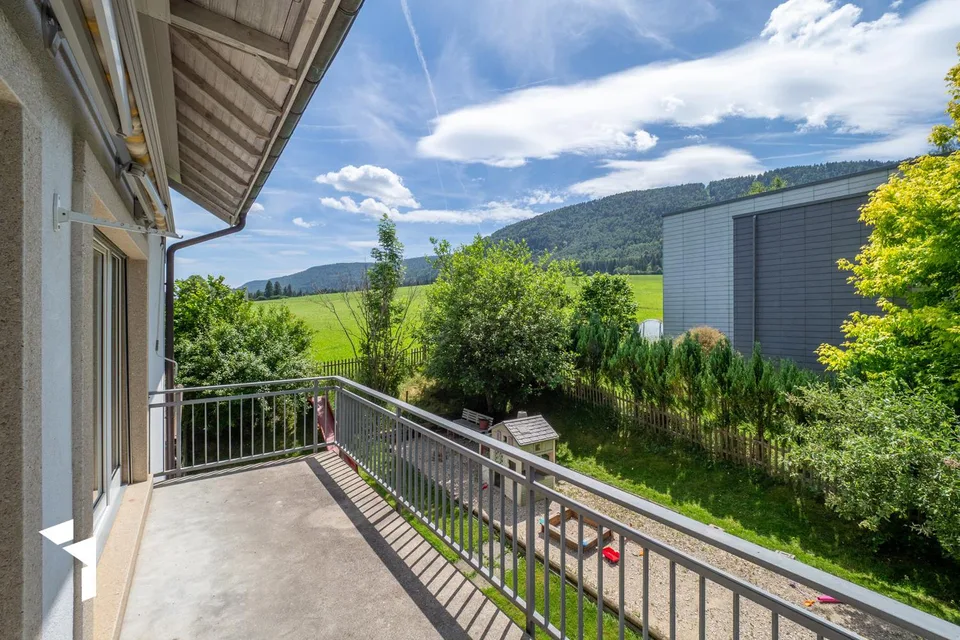 Fehr Immobilien - Appartamento confortevole 4.5 locali in una posizione idilliaca