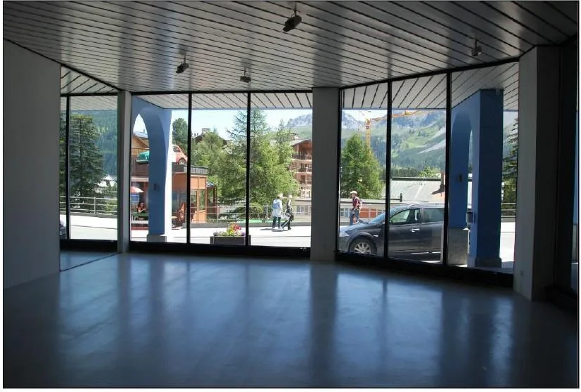 Ladenlokal im Zentrum Obersee mit über 8m Fensterfront in Arosa