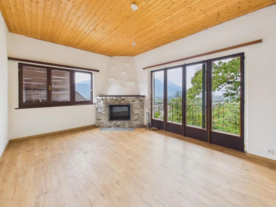 Zweifamilienhaus mit Panoramablick in Wohngebiet von Cugnasco – Foto 2 von 31