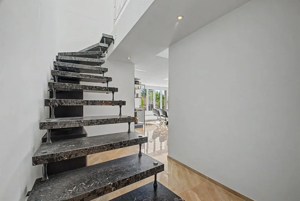 Ristrutturazione completa 2025, 158 m² di area terrazza con padiglioni regolabili e Smart Home – foto 12 di 13