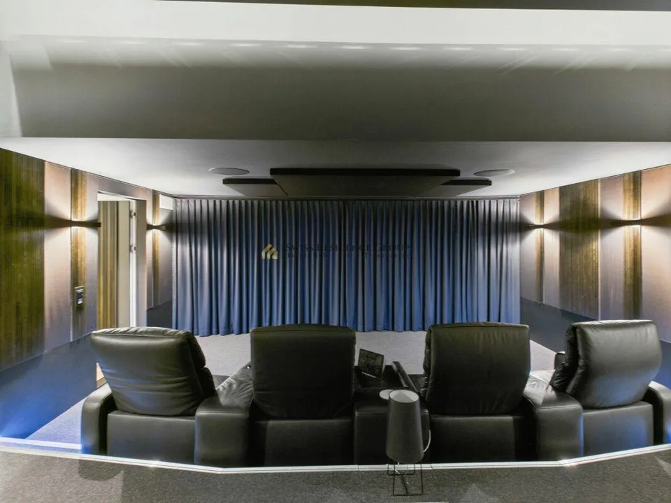 Einzigartige Loft-Gewerbefläche mit 214m2, Galerie und privatem Kino