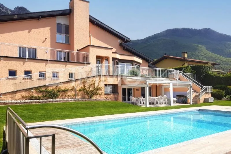 Una grande villa per una grande famiglia-NUOVO PREZZO