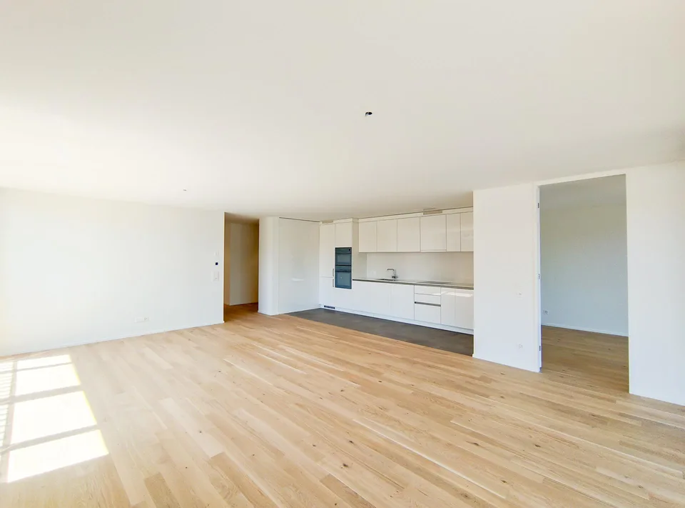 Neuwertige 4.5-Zimmer-Wohnung | Modern, hell und an begehrter Wohnlage – Foto 8 von 13