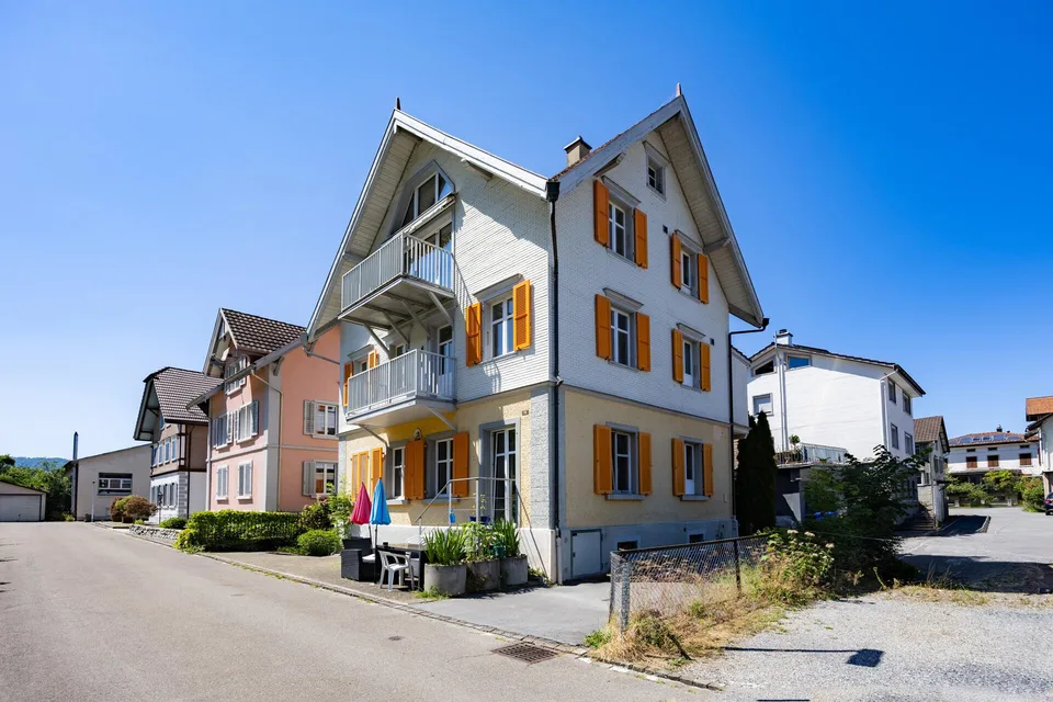 5.5-Zi. Einfamilienhaus mit 3.0-Zi. Einliegerwohnung