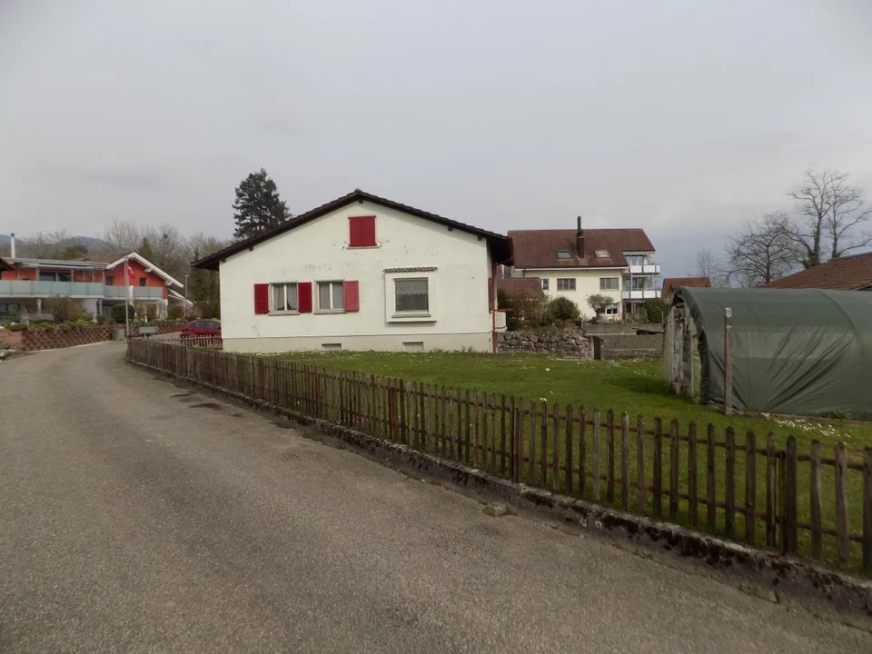 Charmantes, renovationsbedürftiges EFH mit Einliegerwohnung, grosse...