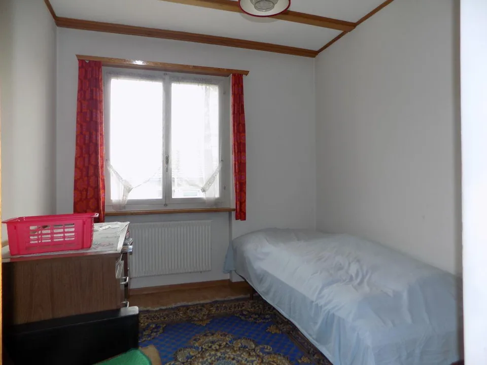 Charmante maison individuelle à rénover avec appartement indépendant, grand jardin et garage. – photo 9 sur 10