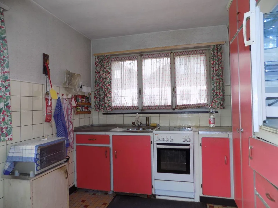 Charmante maison individuelle à rénover avec appartement indépendant, grand jardin et garage. – photo 7 sur 10