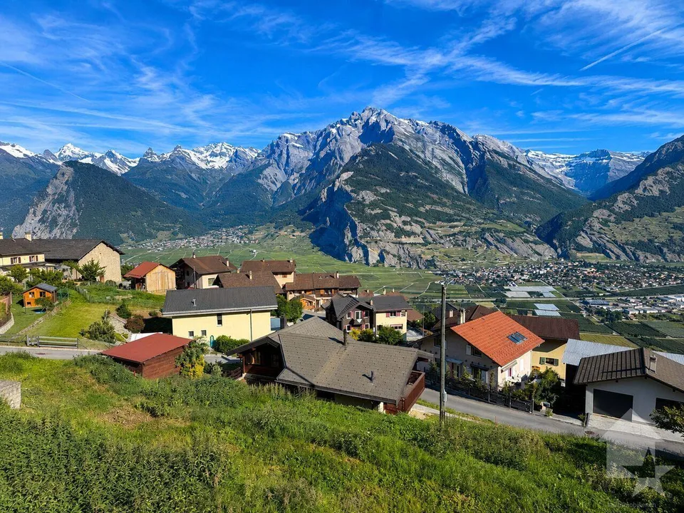 Joli terrain à bâtir avec vue dégagée sur les Alpes