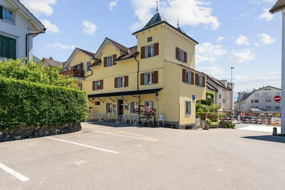 Mehrfamilienhaus mit PUB
