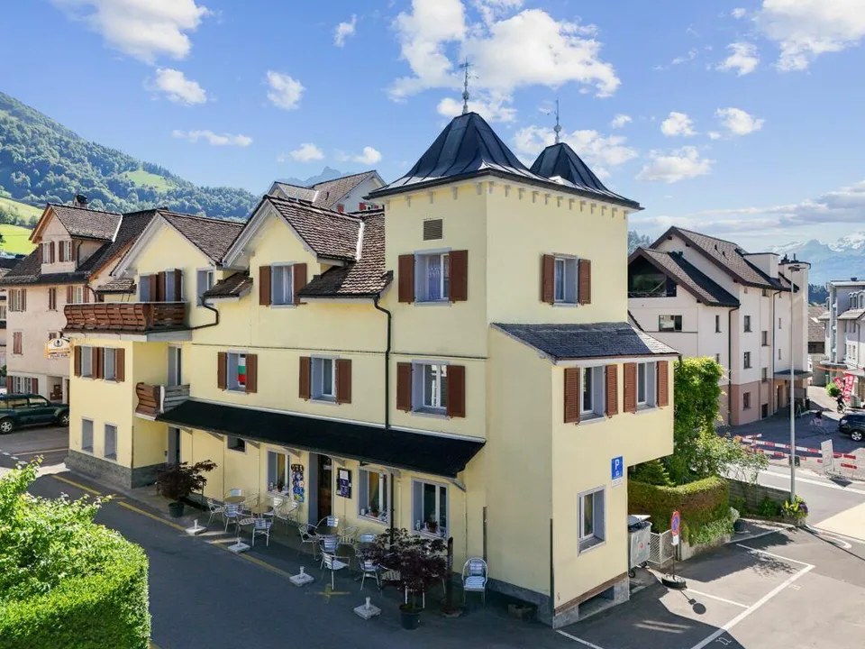 Mehrfamilienhaus mit PUB