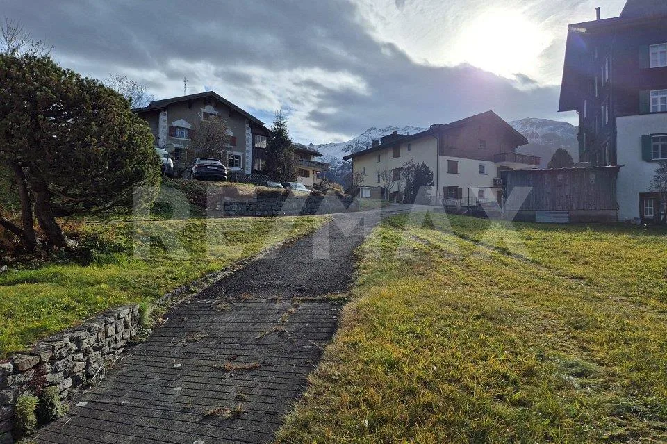 Mehrfamilienhaus mit Umschwung