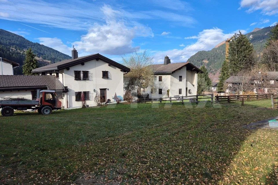 Mehrfamilienhaus mit Umschwung